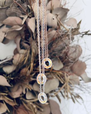 Jemnost, která září…. Karma crystal na ocelovém řetízku ✨